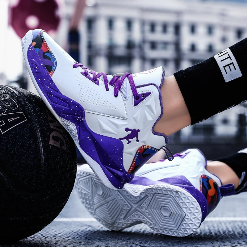 

Basketball Shoes for Men Lace-Up High Top Air Cushion Sneakers Mens Retro Basketball Shoes Women Sports Training Combat Boots