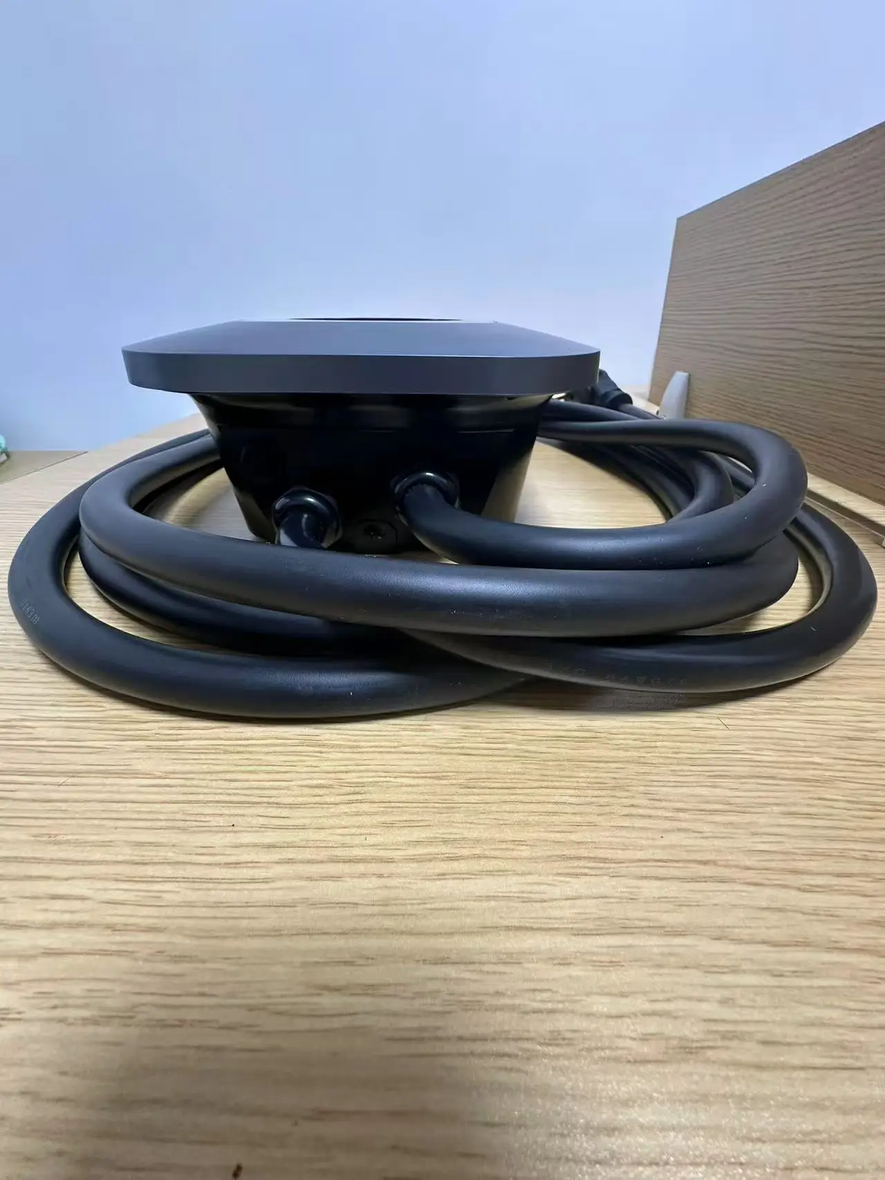 Фото Новая зарядная станция JET Type1 J1772 AC Smart Wallbox 9.6 кВт, уровень 2, быстрая зарядка, настенное крепление, 48А, для дома №5