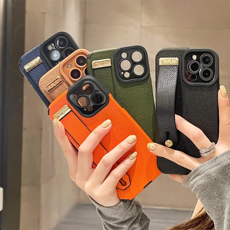 

Luxury PU Leather Wrist Strap Holder Case For iPhone 13 11 12 Pro Max XS XR X 7 8 Plus SE Business Fashion Shockproof Cases Capa