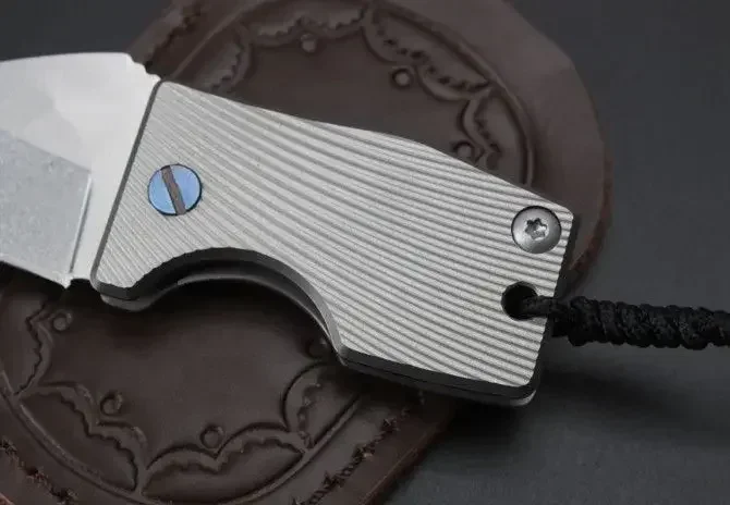 Мини-брелок Карманный складной нож D2 лезвие титановая ручка тактический