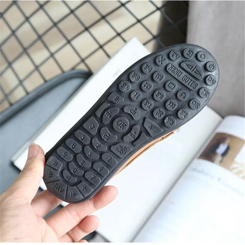 Boys Girls Moccasins Soft Bottom Casual Leather Shoes Kids Loafers Children's Metal Wedding Autumn Fashion Flats Boat Sneakers