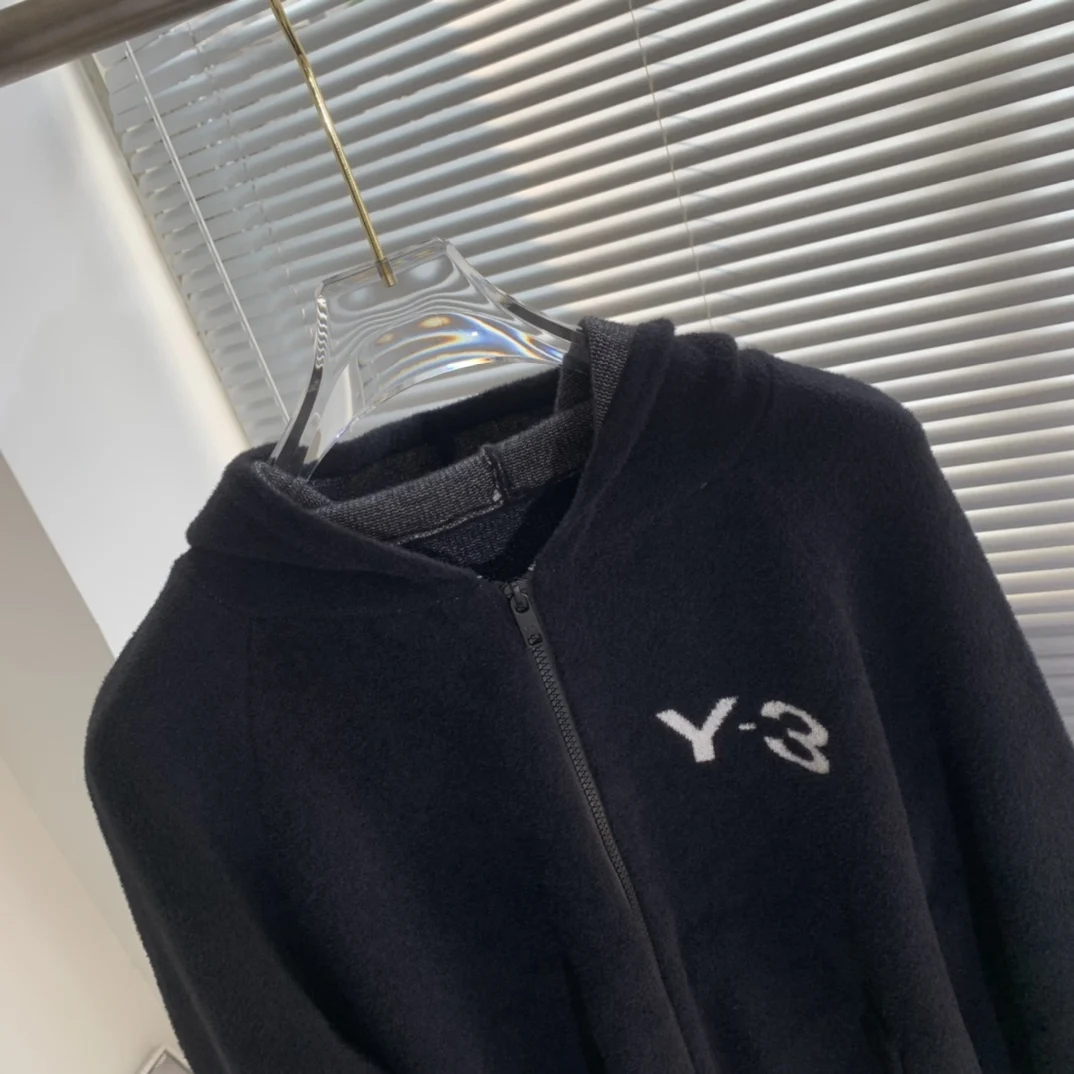 Рисунок 6 - Толстовка Y3, новинка