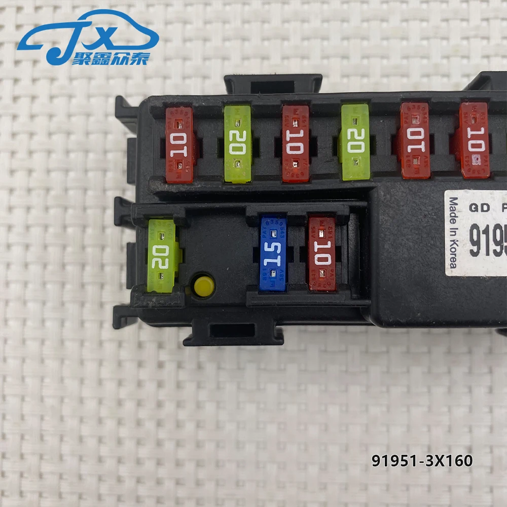 Фото Блок предохранителей 91951-3X160 для Hyundai i30 MK2 GD Petrol Hatch 1.6 16V Flex 2011-2024 95951-3X150 №5