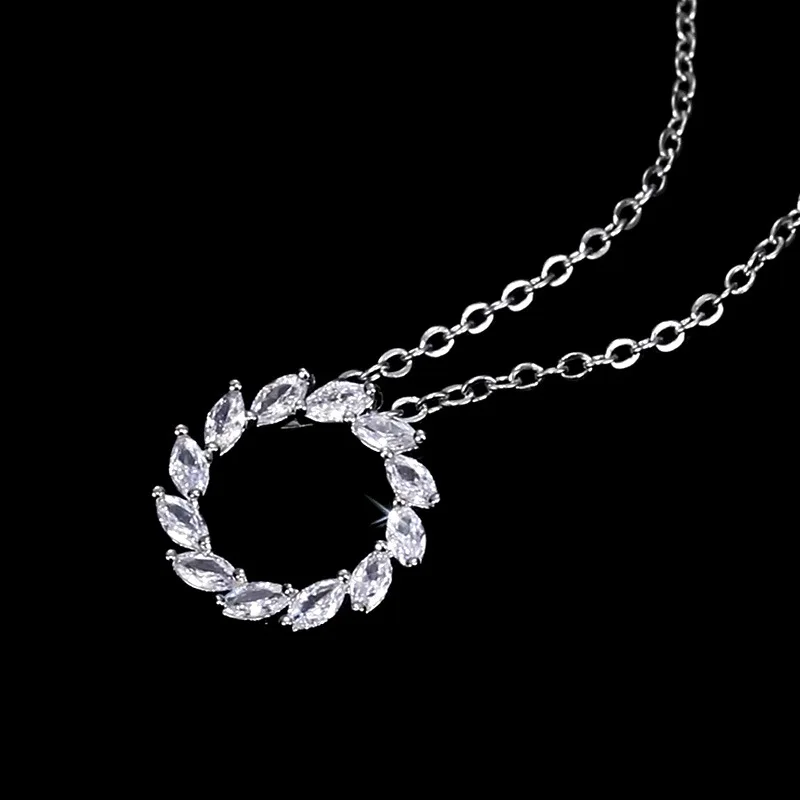 

Fashion Romantic Copper Inlaid Full Circle Zircon Wreath Ladies Pendant Necklace for Valentine's Day Gifts for Lovers