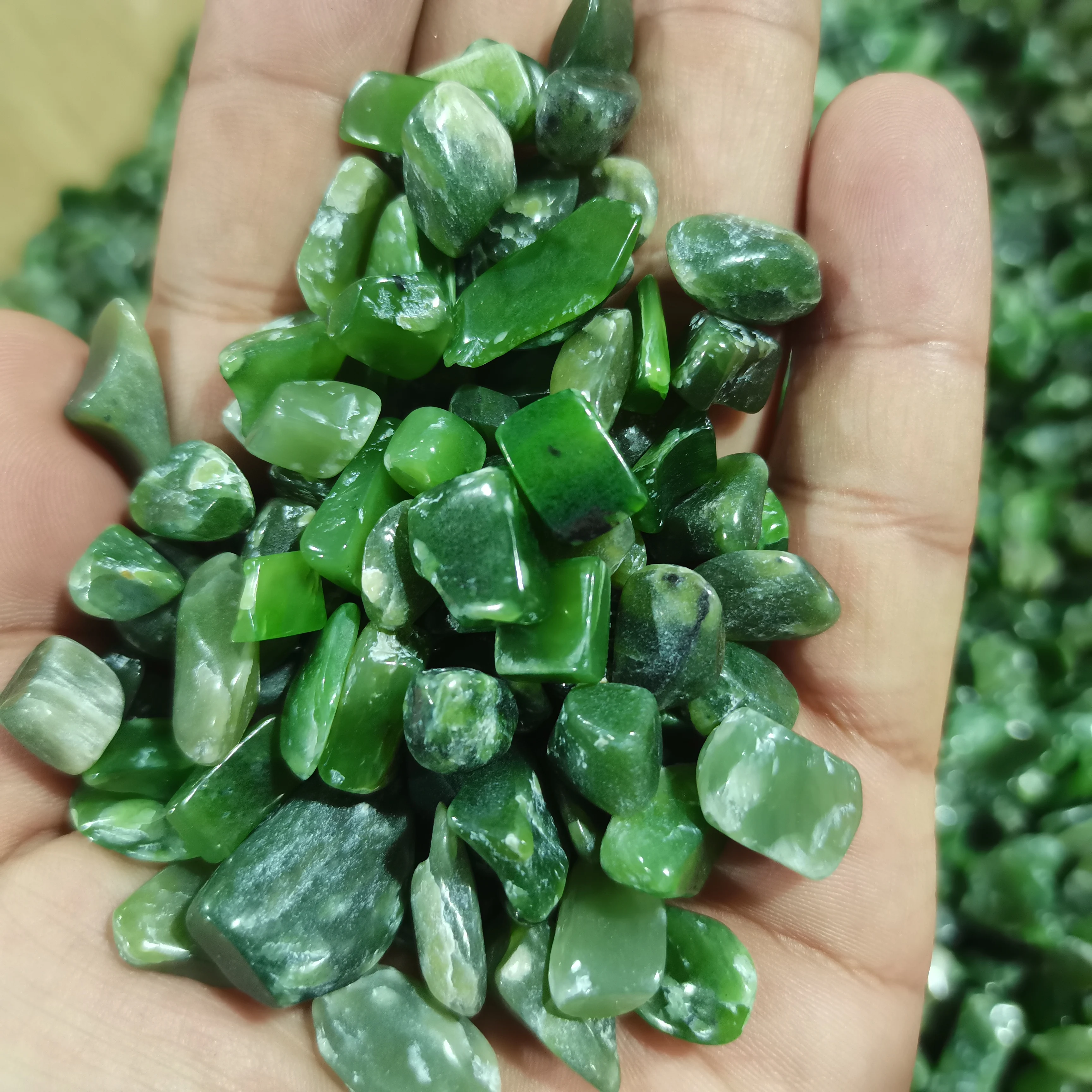 

Natural Green Jasper Gravel Mineral Crystals Collection Chakra Stones Witchcraft Fish Tanks And Aquariums Decoration CAI MAO S J