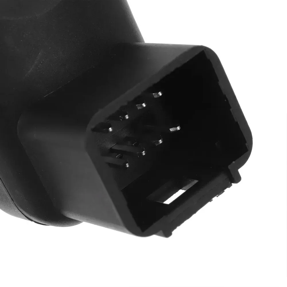 Контроллер регулировки зеркала на крыле изготовлен из АБС-пластика