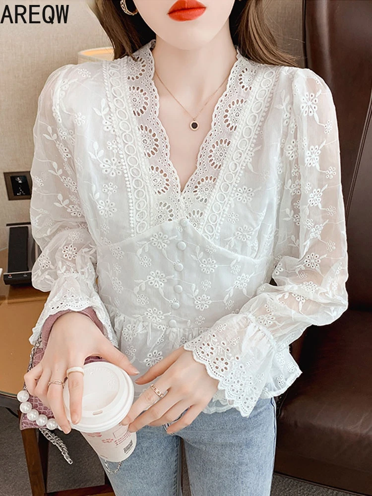 

V-neck Hollow Out Lace Patchwork Blouse Elegant Chiffon Shirts Women Korean Tops Shirt V-neck Lace Flower Blouse Blusas 18873