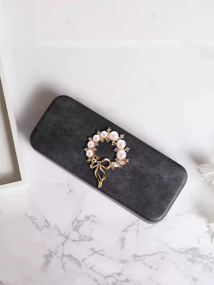 

Высококачественные износостойкие очки, искусственная кожа и сталь, имитация материала, цвет: золото и белый.