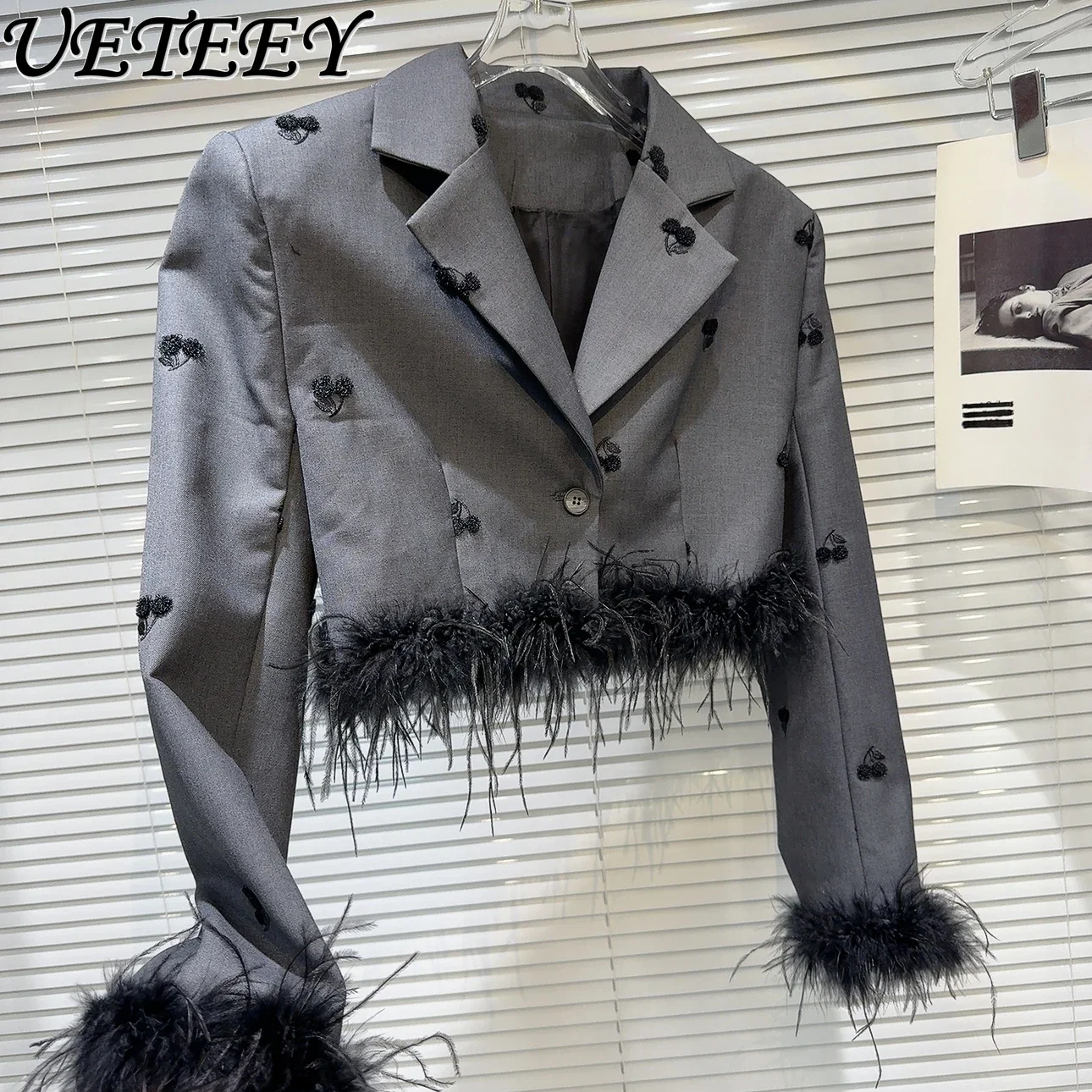 Новинка весна-осень нишевая Страусиная серая строчка + Вышитая мини-юбка