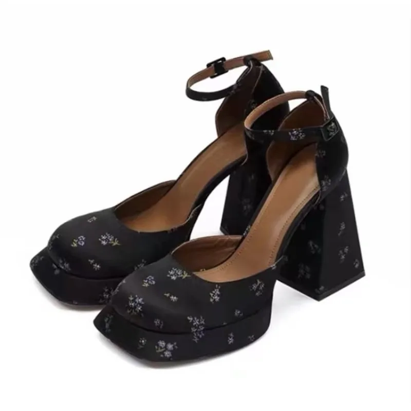 Женские сандалии на платформе с ремешком щиколотке блестящие золотого и