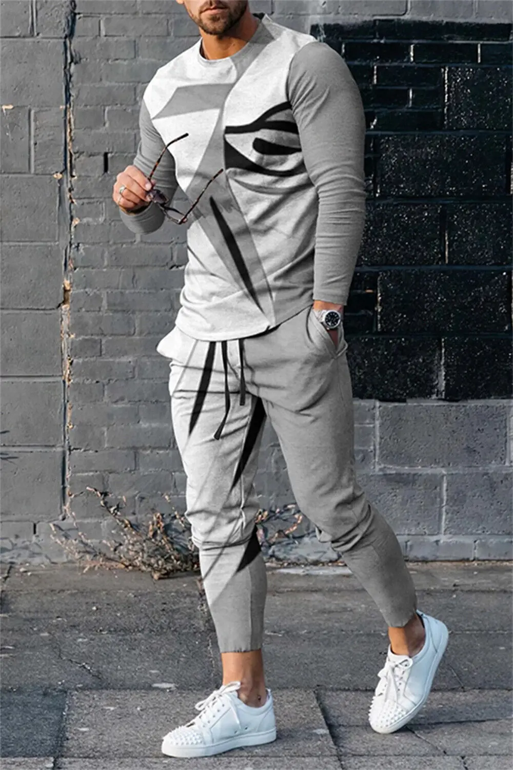 Рисунок 4 - Мужская спортивная одежда