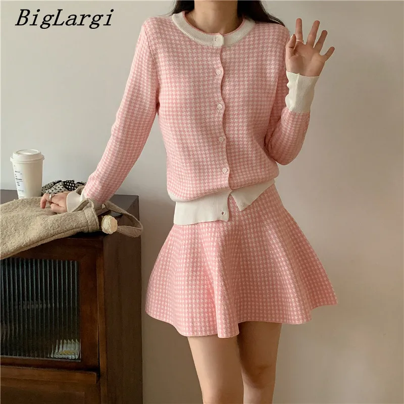 

Knitted Outfits for Female Korean Fashion Houndstooth O-neck Knitted Cardigan Sweater Coat +Mini Pleated Skirts 2 Piece Set