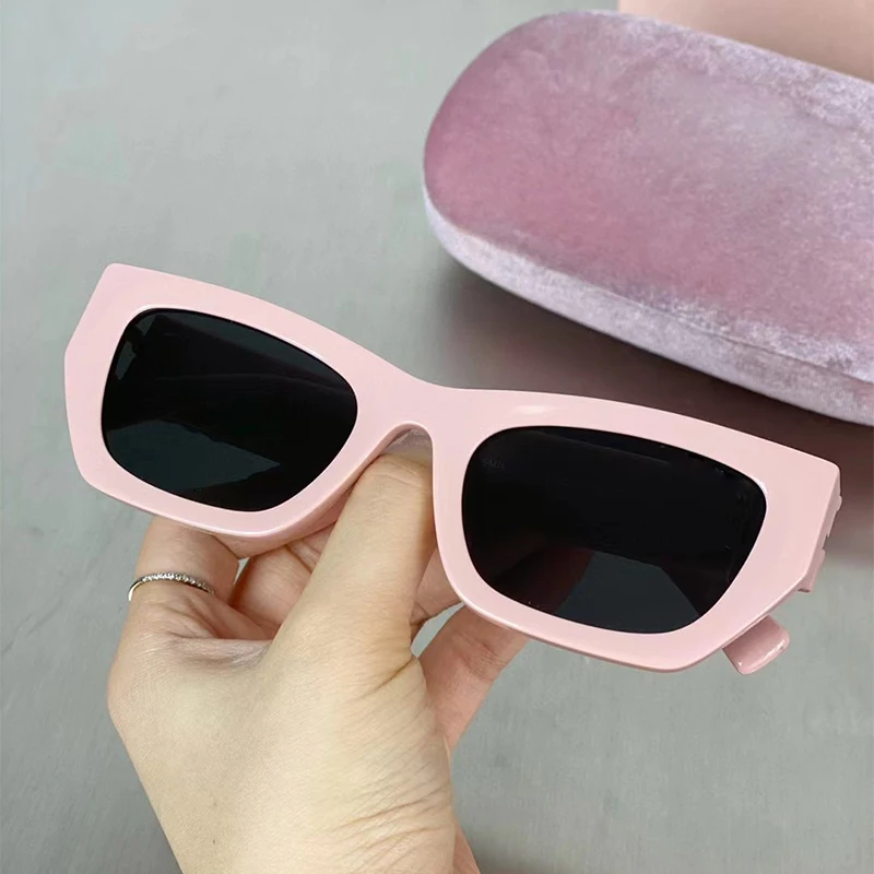 2023 top quality Black wide mirror leg gold metal decoration facial repair sunglasses ladies pink sheet