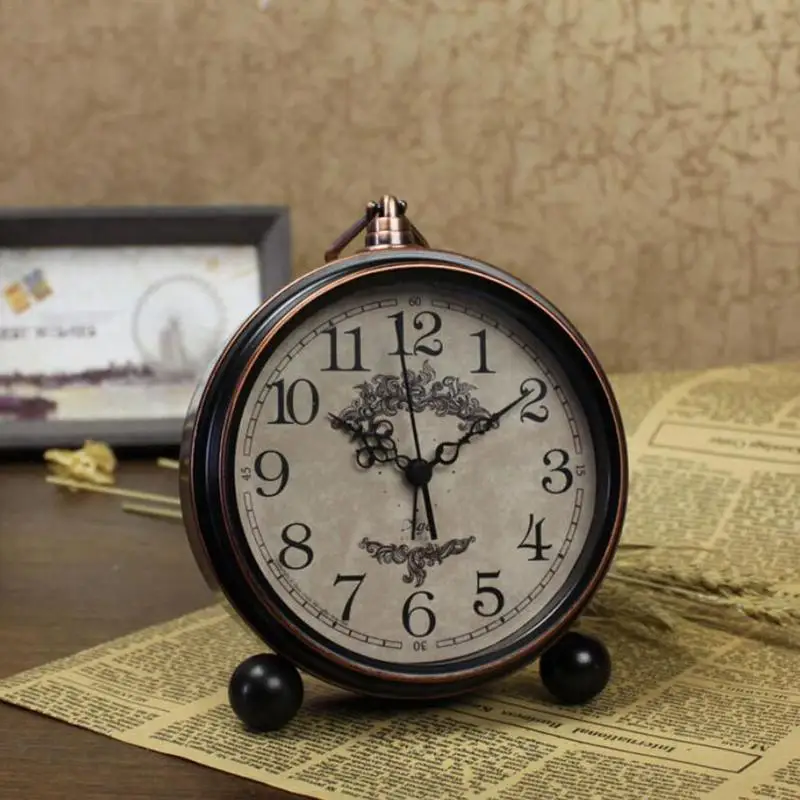 Quiet Non-ticking Desk Clock With Battery Operated