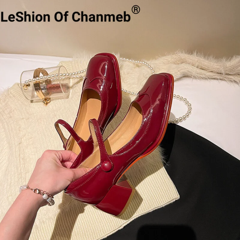 

LeShion Of Chanmeb High Quality Sheep Leather Mary Janes Pumps Women Burgundy Block Heeled Shoes Carved Button Pumps Ladies 2023