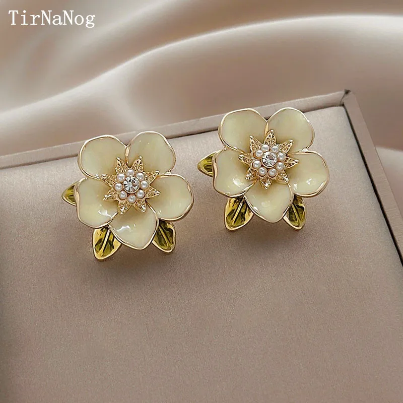 

French Fashion Classic Luxury Sweet Romantic Elegant Enamel Glaze Camellia Earrings Women Jewelry Gifts