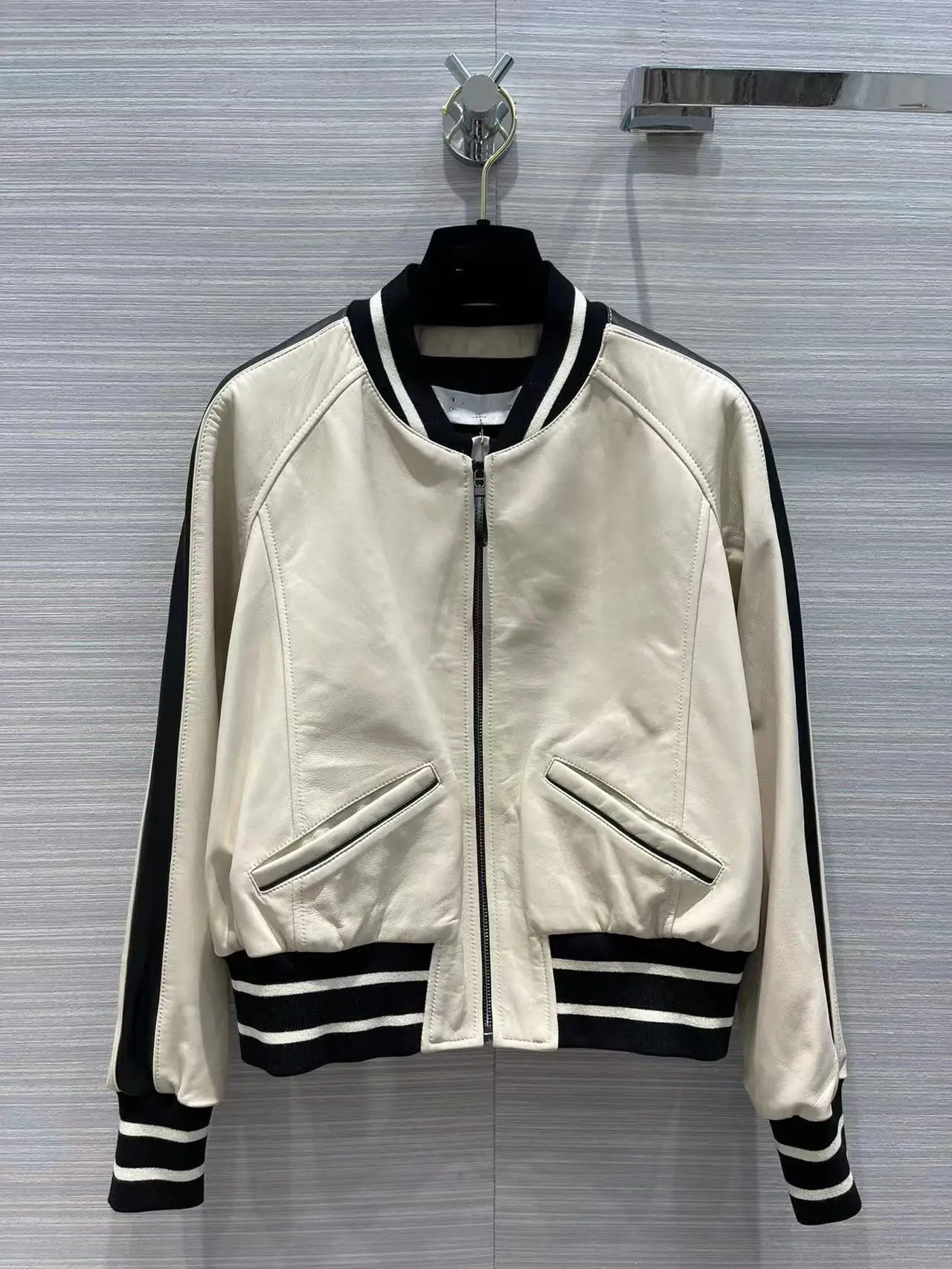 

High Quality Women's Leather Jacket Color Patchwork Sheepskin Jacket Baseball Fashion Runway 2022 Autumn Winter Fashion