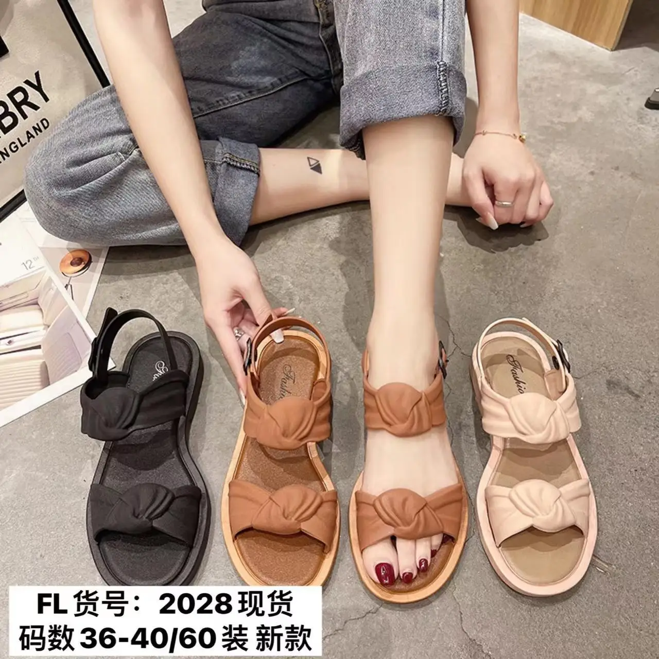 Sandals for Women New Summer Flat Bottom Sandals Korean Cross Toe Holiday Beach Shoes Casual Comfortable Non Slip Sandals