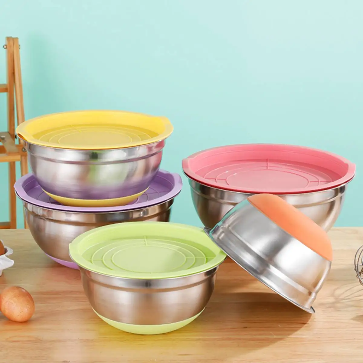 

5 Pieces Stainless Steel Mixing Bowls 18/20/22/24/26cm Diameter Metal Nesting Bowls with Colorful Airtight Lids Non-Slip Bottoms