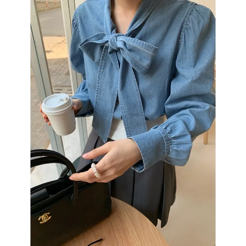 

Рубашка женская джинсовая с длинным рукавом, уличная одежда из денима, модный топ в винтажном стиле, Студенческая блузка, дизайнерский светлый синий топ с бантом, весна 2023