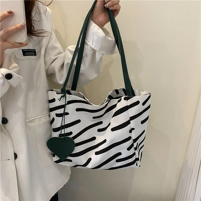 New Stripe Canvas Shoulder Bag Korean Simple Leisure Student Nylon Waterproof Underarm Tote Bags Handbag for Women Satchels