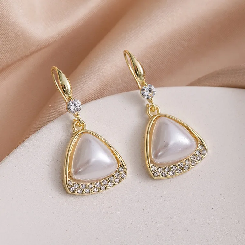 

2023 New Korean Fine Pearl Senior Drop Earrings Fashion Geometric Long Joker Crystal Women Jewelry Girl's Earrings Accessories