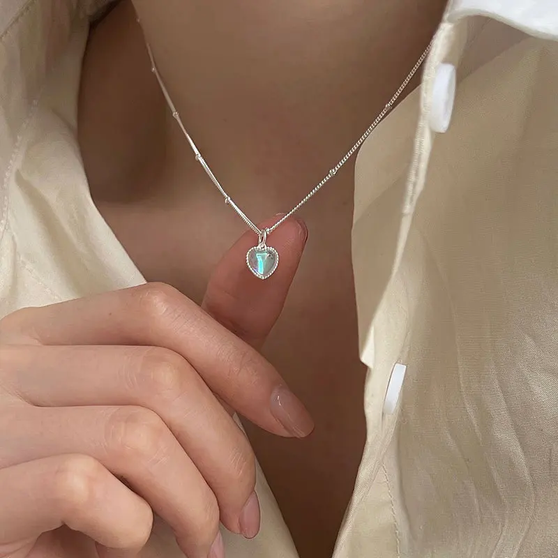 Silvology Real 925 Sterling Silver Moonstone Heart Pendant Necklace for Women Bead Chain Clavicle Necklace Simple Fine Jewelry