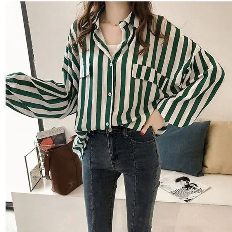 

2023 New Spring and Autumn Fashion Trend Simple Commuter Loose Casual Women's Stripe Splice Oversized Versatile Women's Shirt