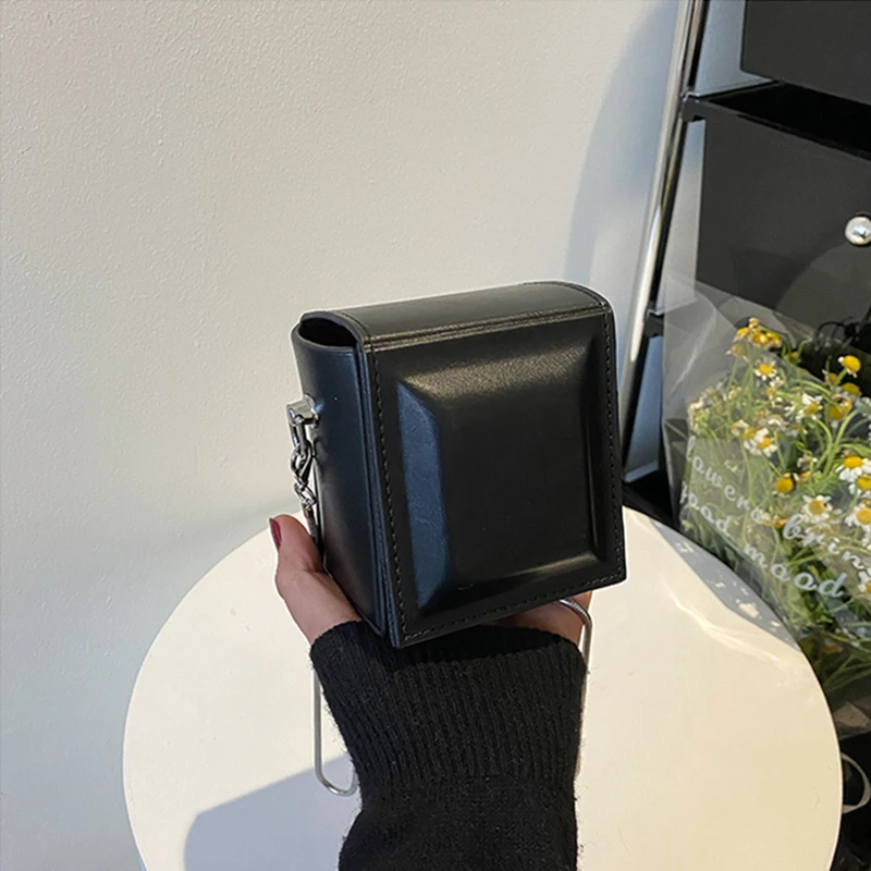 

Сумка-мессенджер Женская квадратная, однотонная, 2022