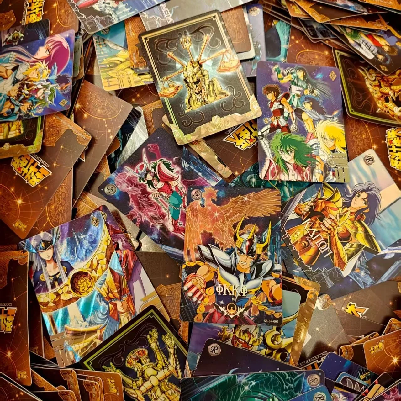 Коллекционные карточки персонажей Saint Seiya KaYou, случайный набор из 200 штук: Афина, Хадес, Пандора, Хилда, Посейдон, Рыцари Зодиака (art.: 3920d7c6f034f) - 3920d7c6f034f