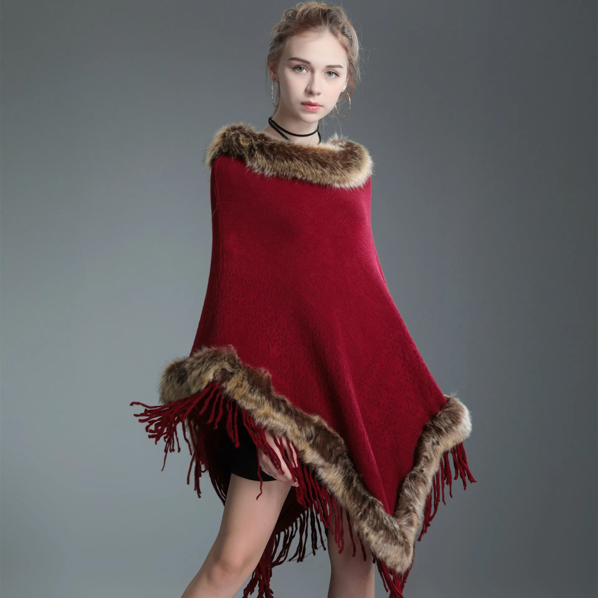 

Autumn Winter New Imitation Raccoon Fur Collar Cape Tassel Knitted Pullover Fur Cloak Female Ponchos Capes Wine Red Cloaks