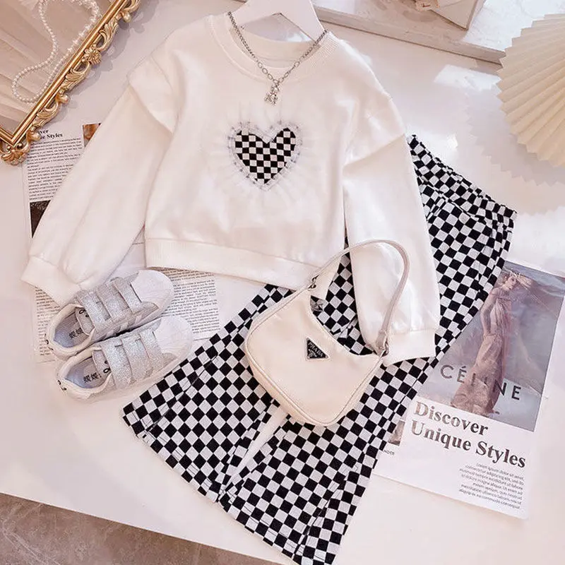 

Детские Оригинальные повседневные Костюмы для детей старшего возраста модные шахматные топы с надписью Love Детский костюм из двух предмето...