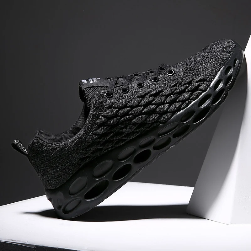 New Black Men Sneakers Lightweight Man Running Shoes Comfortable Blade Men's Sneaker Breathable Athletic Jogging Men Sport Shoes
