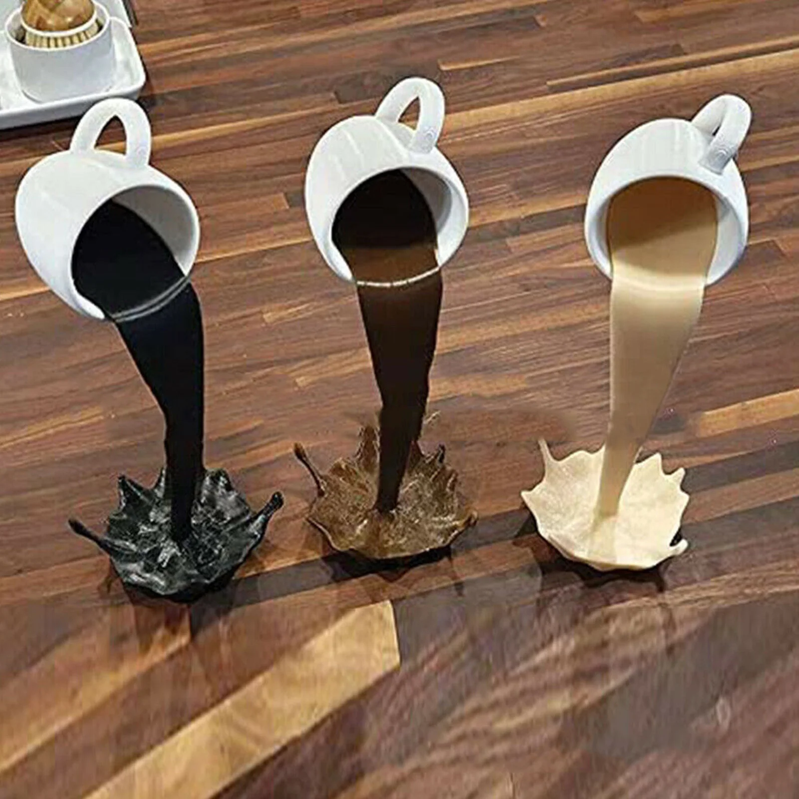 

Suspended coffee cup creative 3d resin stand cup home bar table art decoration decoration floating coffee cup decoration