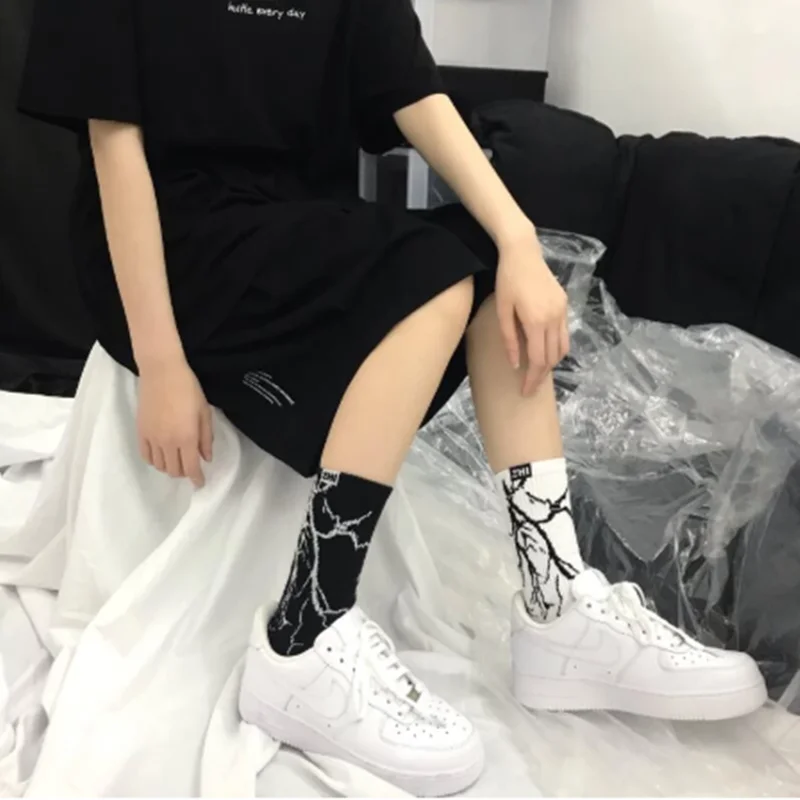 

Women's socks cotton autumn and winter sports tide lightning street skateboarding, hip hop long tube, high-top men's socks