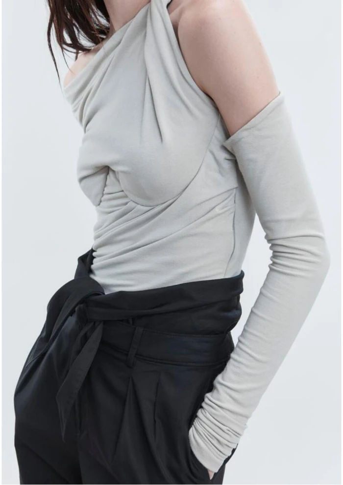 

Fashion Classic Trendy luxury design New off shoulder hanging neck pure cotton slim wrinkled long sleeved top