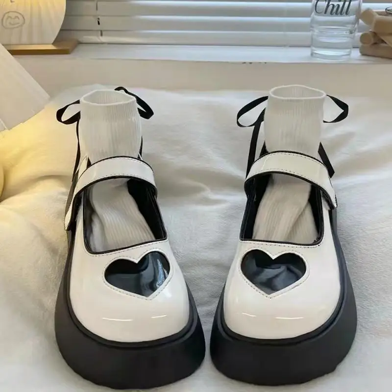Vintage Lolita Shoes Japanese Style Thick Sole Mary Janes Women Shoes 2022 Autumn Fashion Students Heart-shaped Ladies Footwear