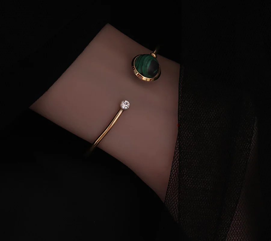 

2023 new trend Titanium steel non fading simple Green Ball Bracelets for women Fashion Jewelry