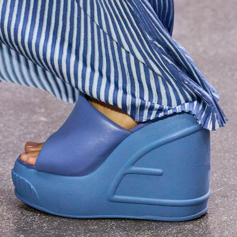 

2023 Summer New Fashion Women's High Wedge Heel Round Toe One-Word Tape Slippers Catwalk shows Shallow Mouth