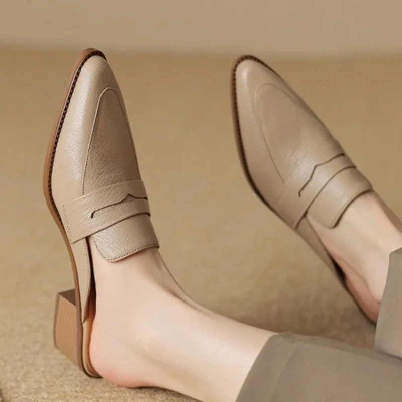 Женские шлепанцы и сандалии без задника заостренный носок натуральная кожа