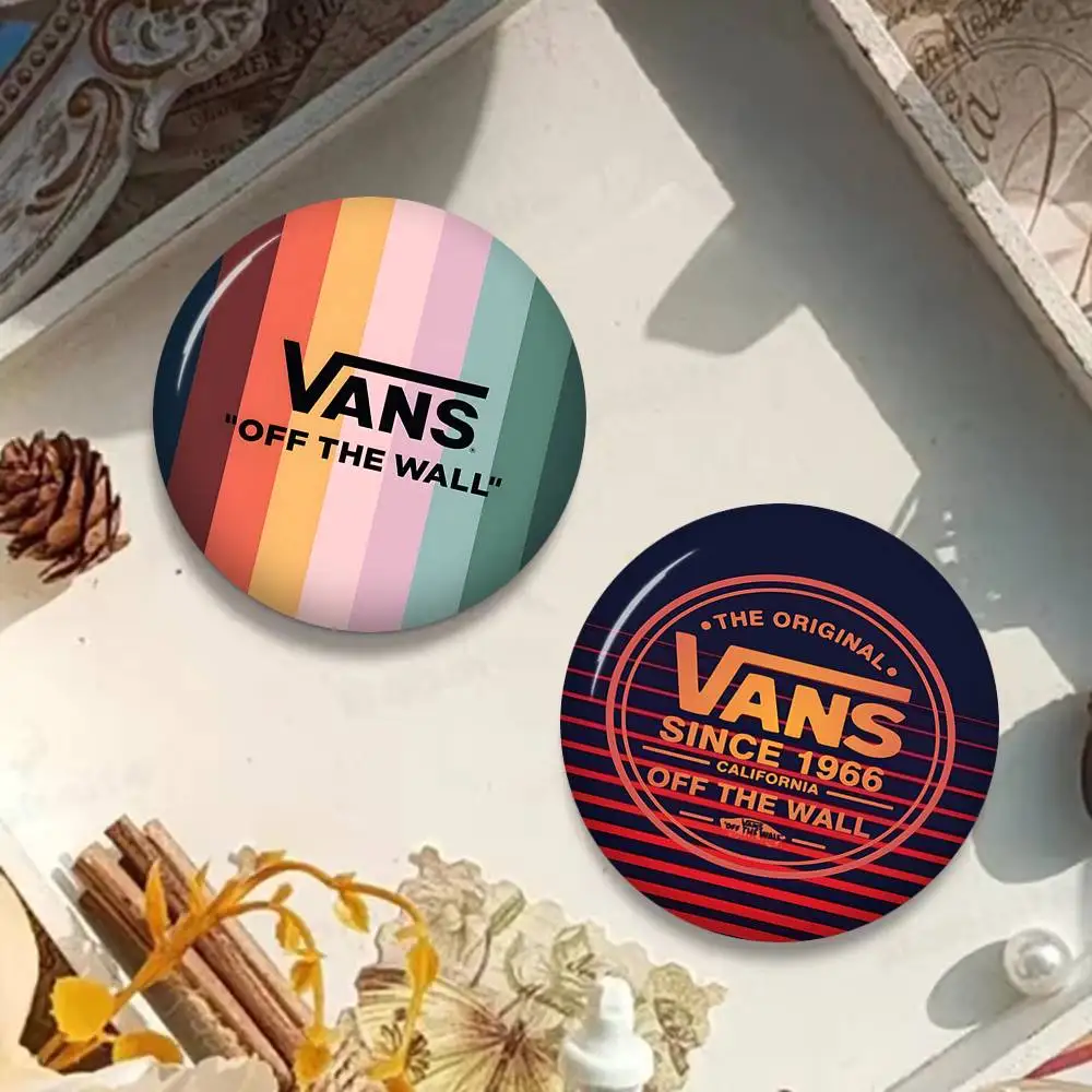 Классические значки-пуговицы с логотипом V-VanS, креативные броши с надписями, украшения для рюкзаков и одежды, модные мультяшные украшения, подарки. (art.: 3920dcc074cd6) - 3920dcc074cd6