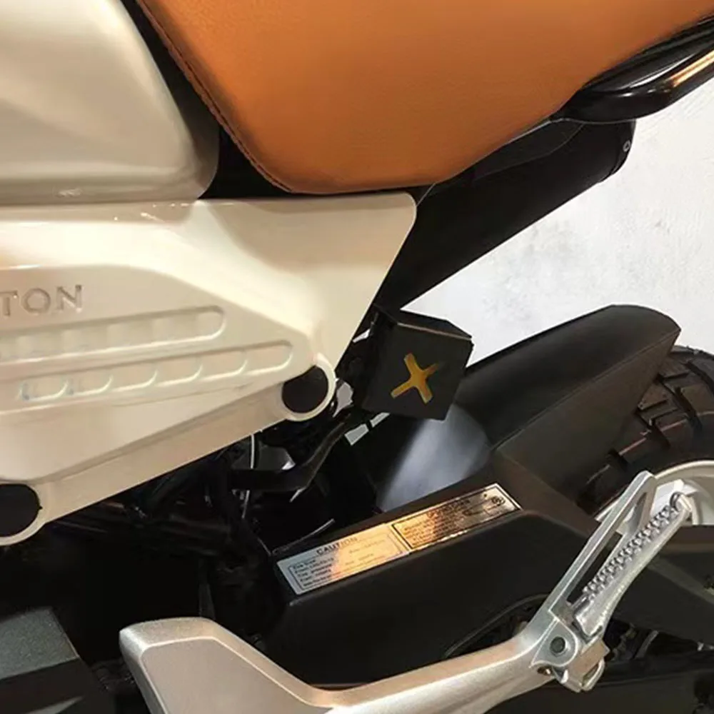 Фото Новая мотоциклетная Защитная крышка для Брикстона XS125, защитная крышка для масляной крышки для Брикстона XS 125 125XS №3