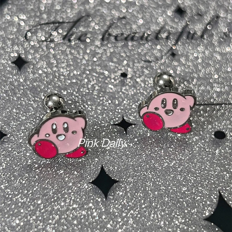 

Милые Мультяшные серьги-гвоздики Kirby, противоаллергенные винты для ушей, милые не выцветающие кохлеарные винты, подарок для девушек
