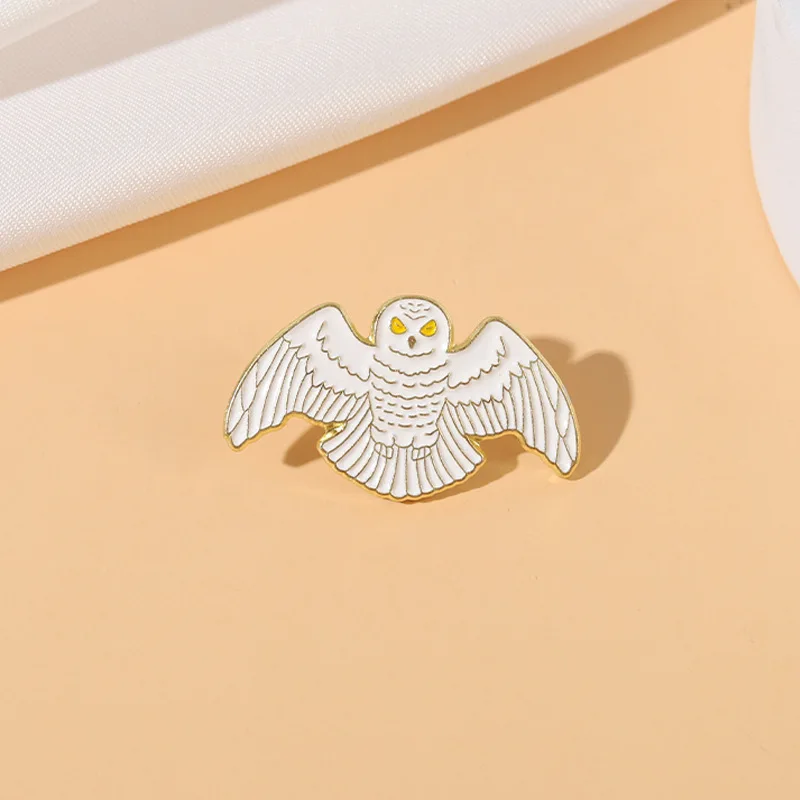 

Creative cartoon white owl bird shape metal brooch animal series alloy enamel pin badge clothing backpack accessories