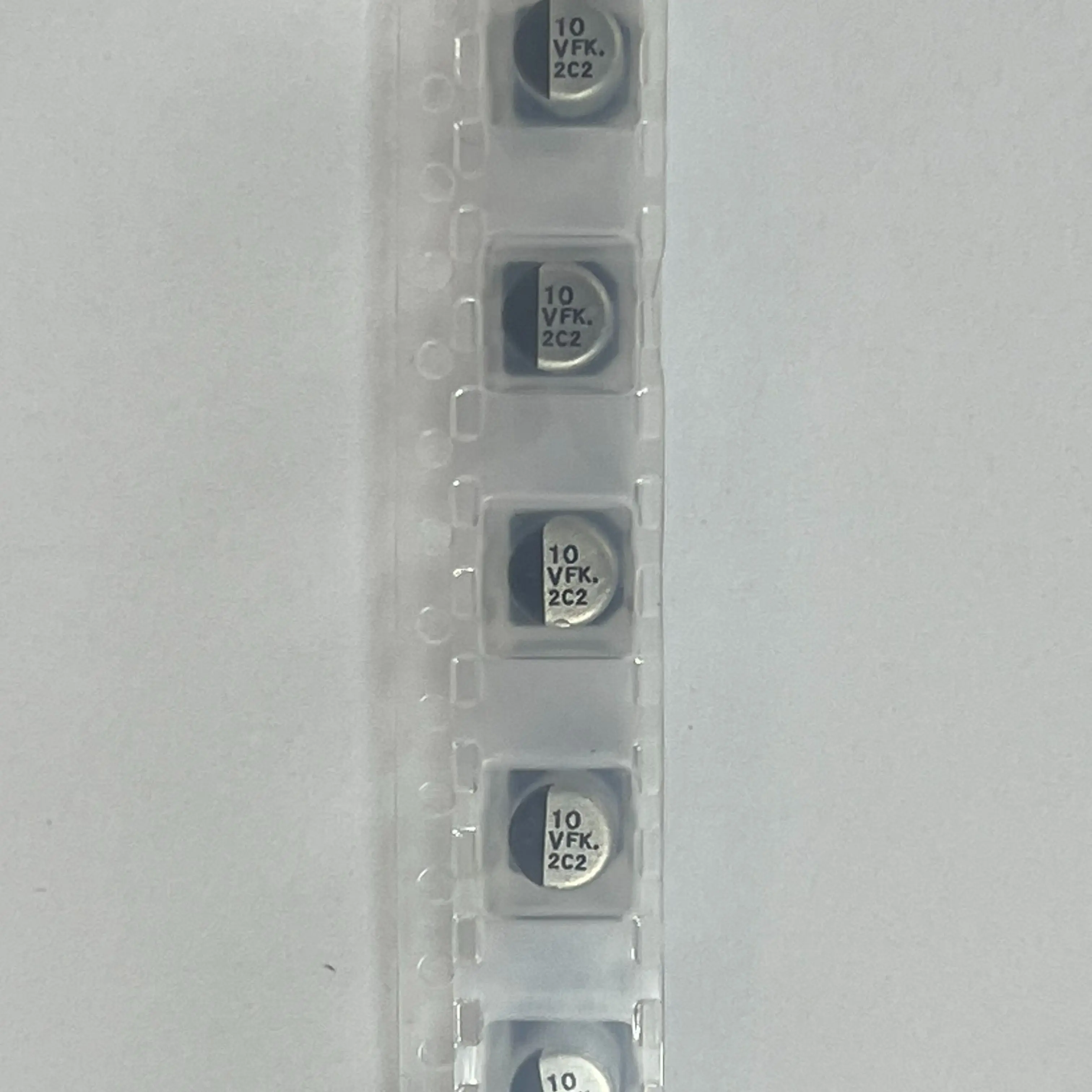

EEEFK1V100R посылка: SMD Код: 10 Емкость: 10 мкФ напряжение: 35 в