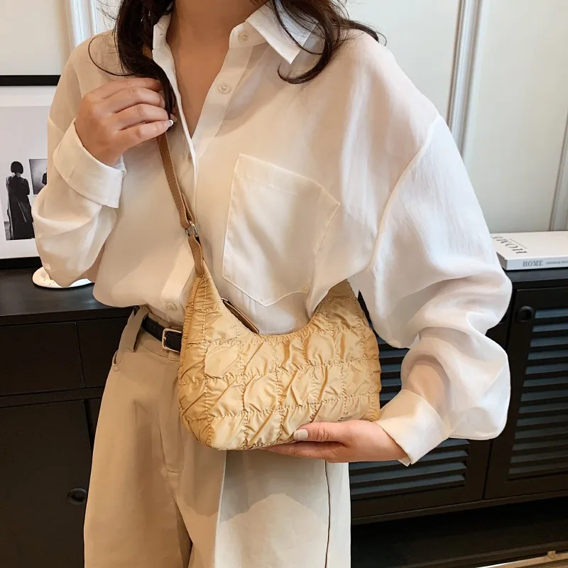Internet Celebrity Super Hot Pleated Underarm Female 2023 New Niche Nylon Casual Shoulder Crossbody Fashion Selenodont Bag