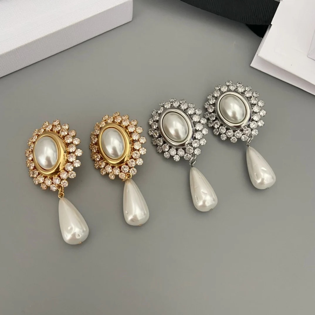 

European and American retro medieval style flower drop pearl earrings