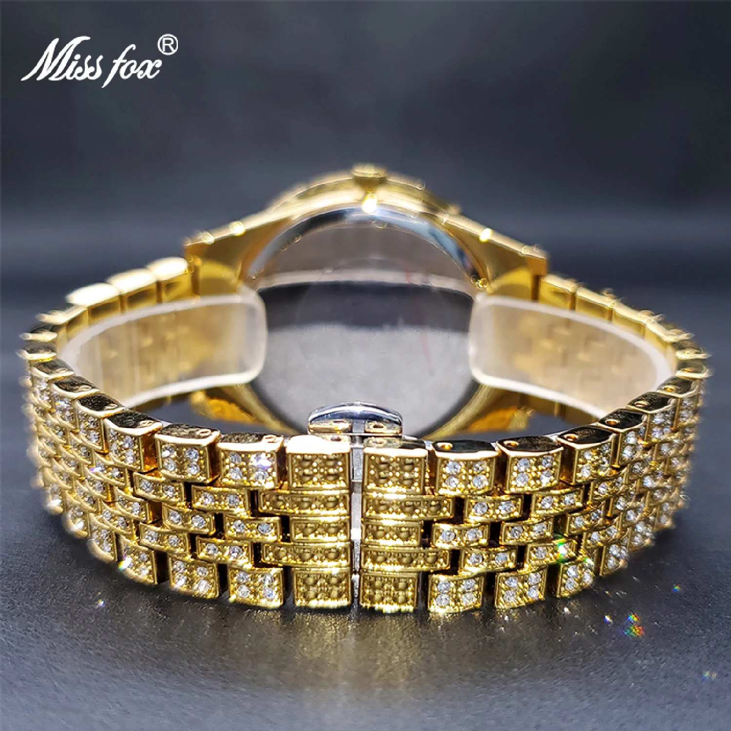 Рисунок 4 - Часы наручные женские с муассанитом