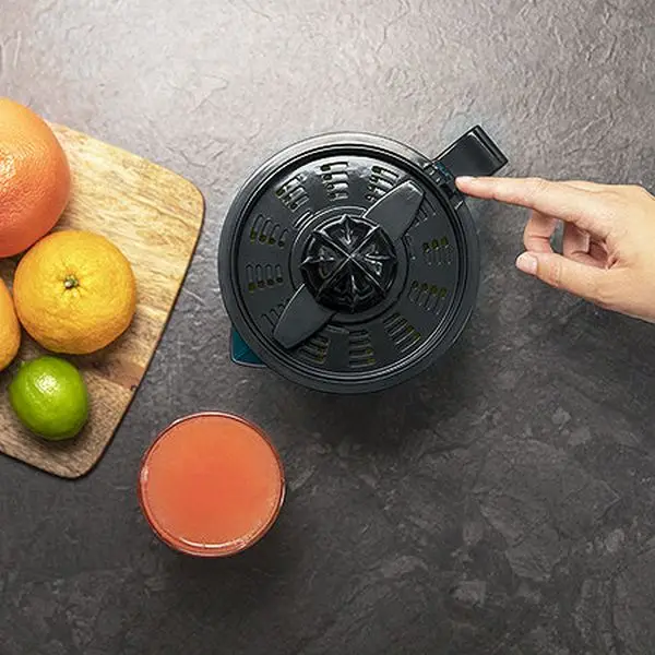 Электрическая соковыжималка Cecotec EssentialVita регулируемая 1 л 40 Вт Черная | Бытовая