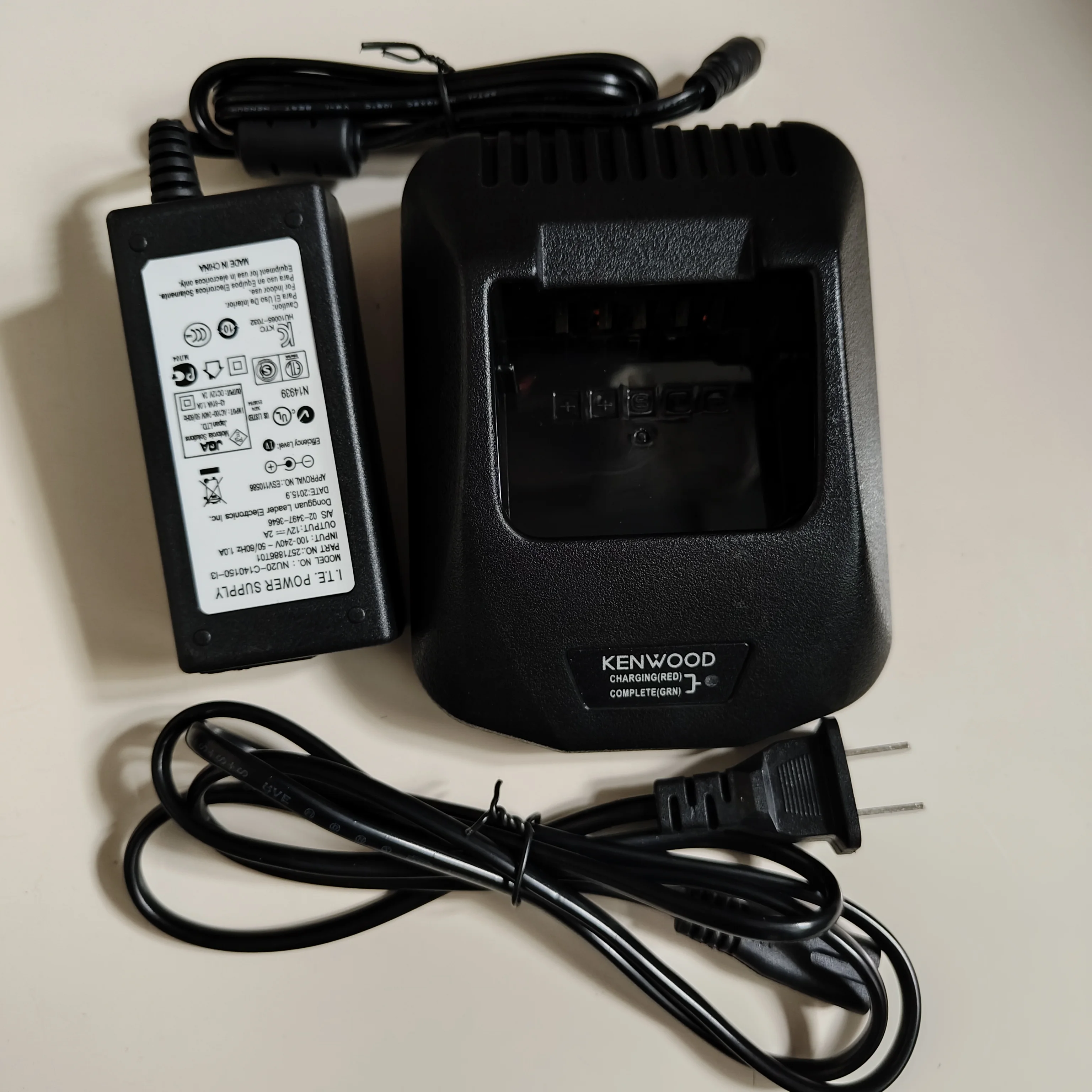 Портативное зарядное устройство для портативной рации